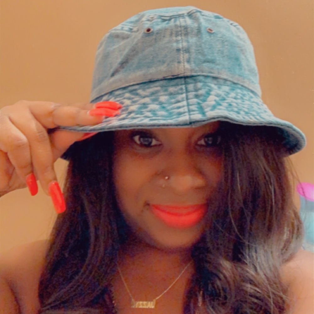 Bucket hat